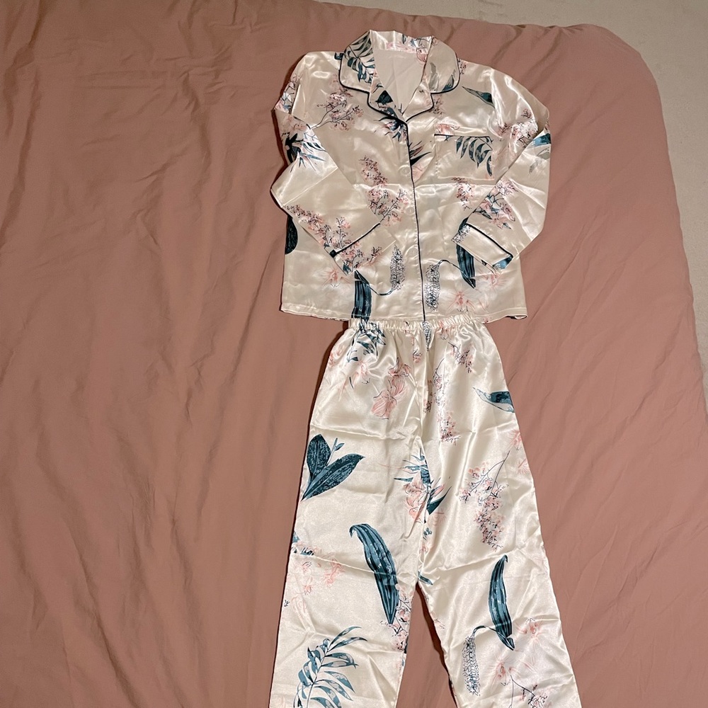 Satin floral pajama set
